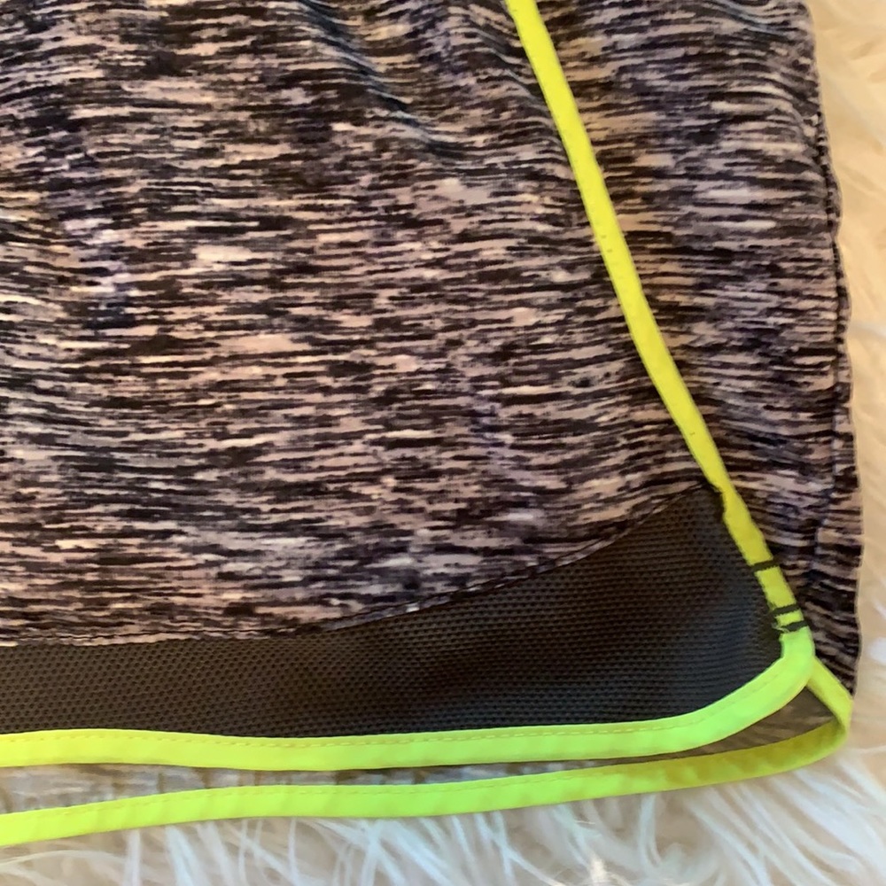 Shorts - Picture 4 of 4